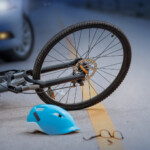 車と自転車